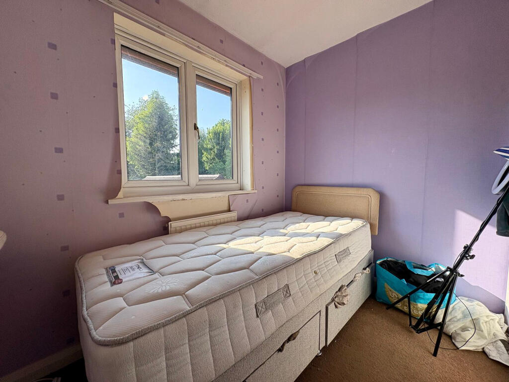 87 Sunningdale bed 4.jpg