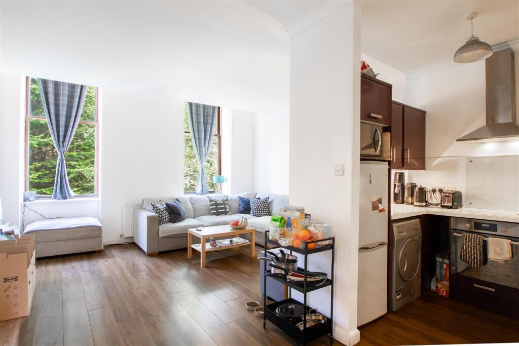 lounge,kitchen.jpg