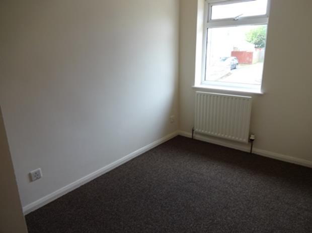 11EvelynWayBedroom2