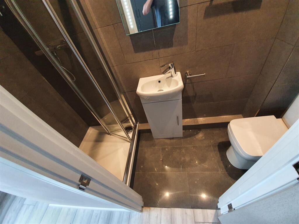Flat 3_124450.jpg