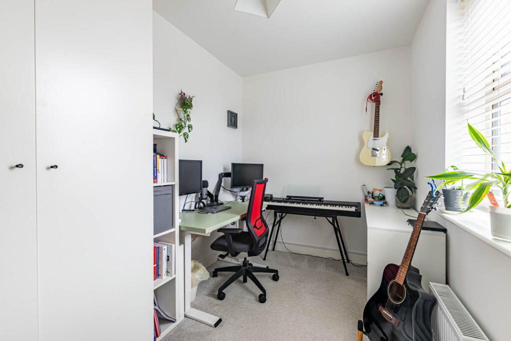 bedroom4