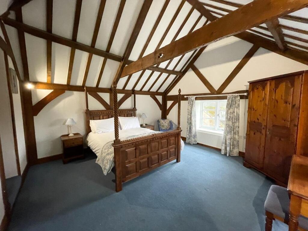 master_bedroom_y8jhac.jpg