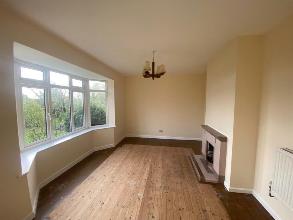 Living Room:
