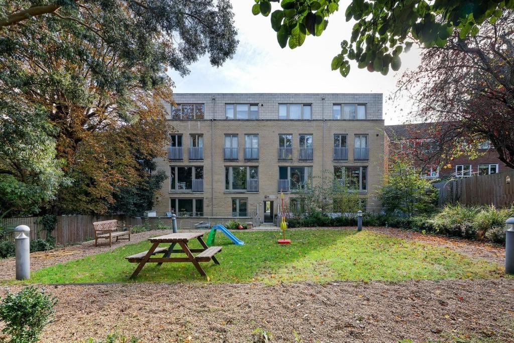 Communal Gardens.jpg