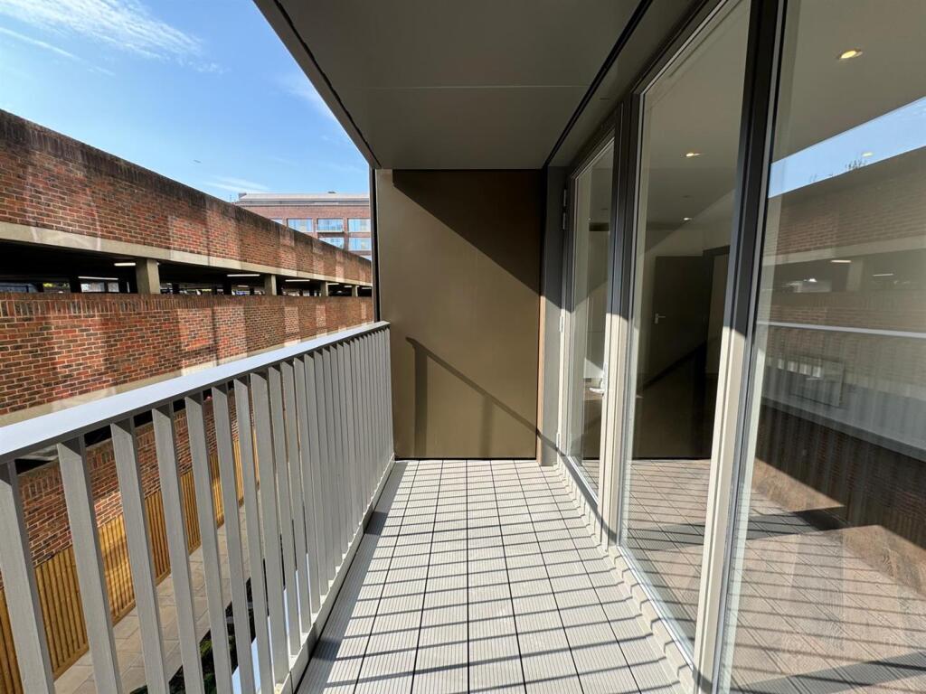 Balcony pic 3.jpg