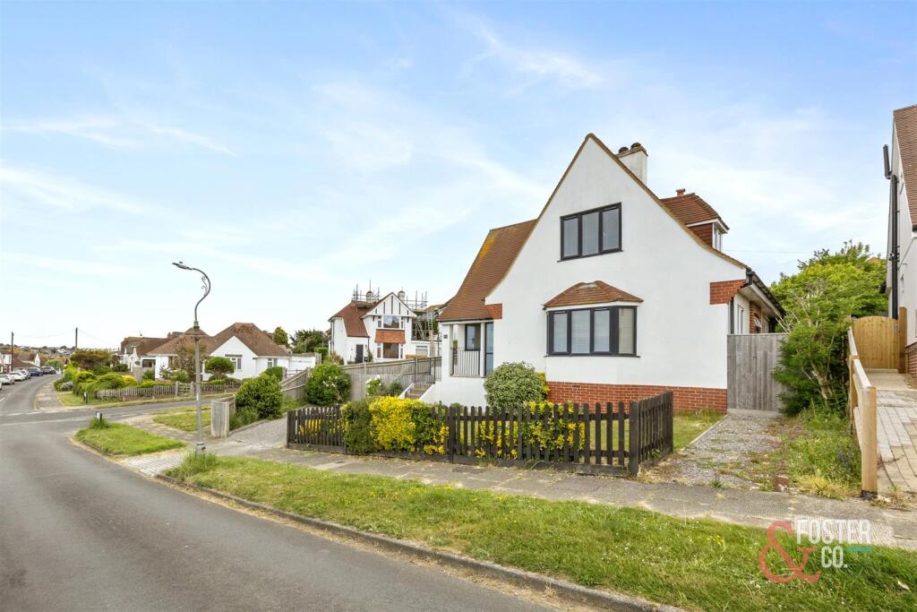 Bevendean Avenue, 25-003.jpg