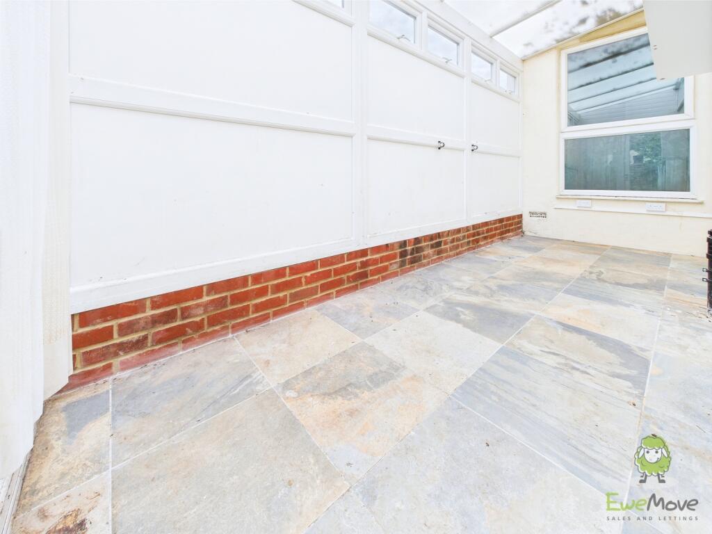 CAM01543G0-PR0130-STILL014