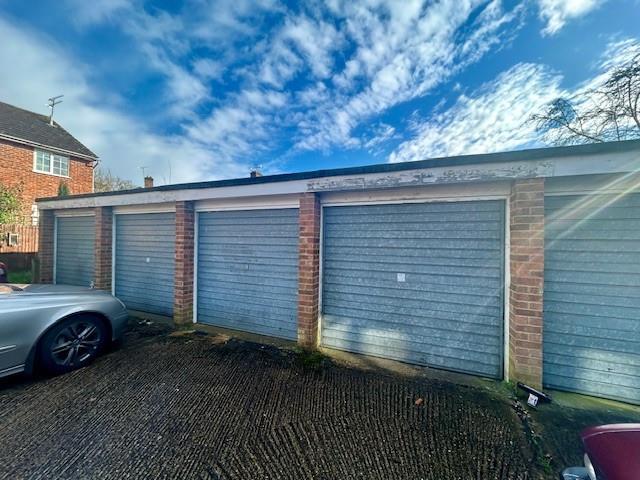 13 Chapel Road garage.jpg