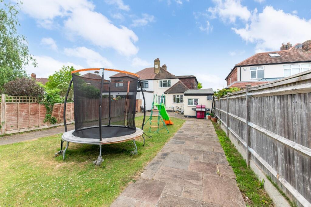 WOODSTONE AVENUE, (18).jpg