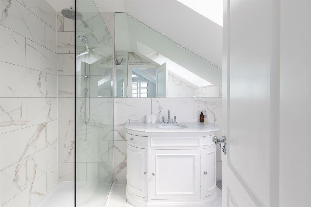 Shower Room En-Suite