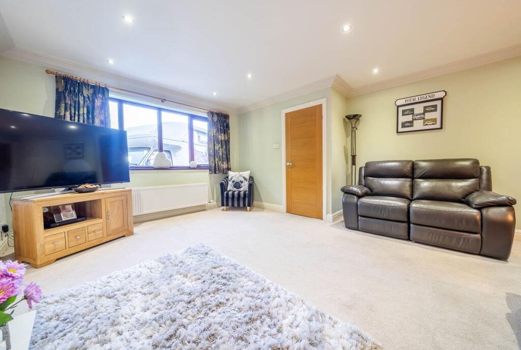 SITTING ROOM