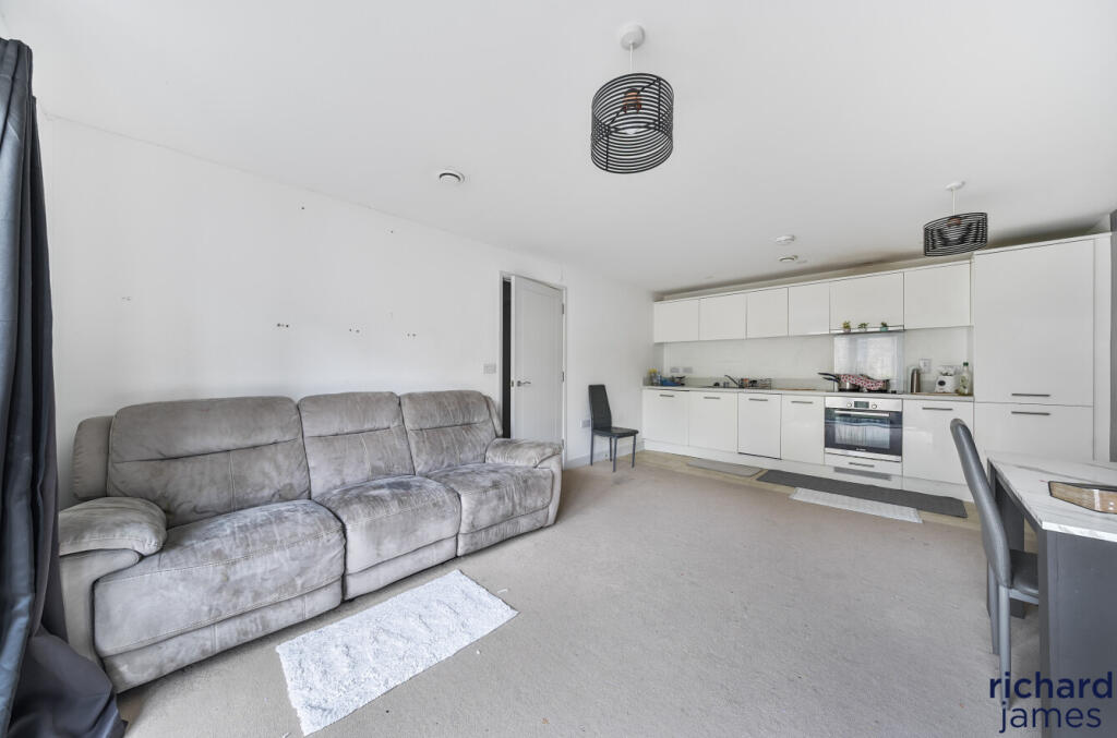 f49059b4d1374b99abede33d9ee34790