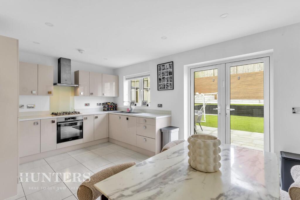 Dining kitchen
