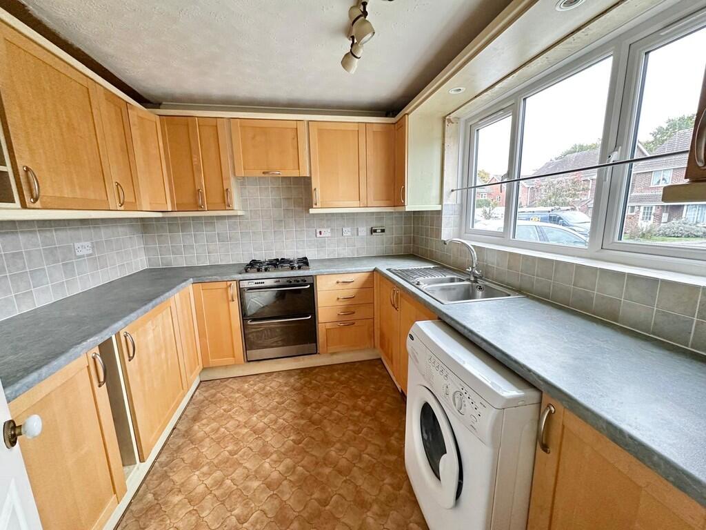 IMG-20251014-WA00...