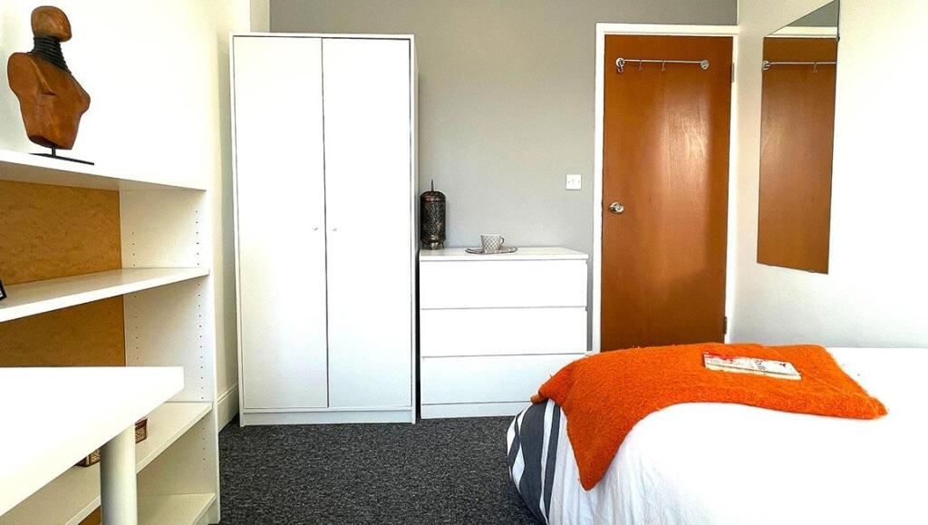 7-bed-student-house-hudson-road-portsmouth-(34).jp