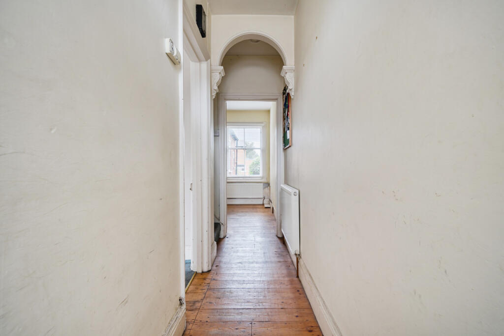 1346268-11-68b811...