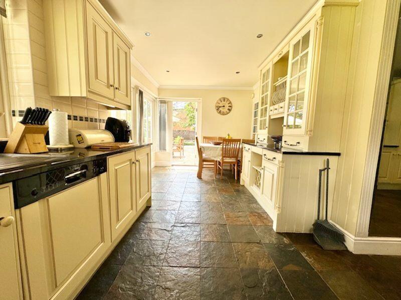 Kitchen dining