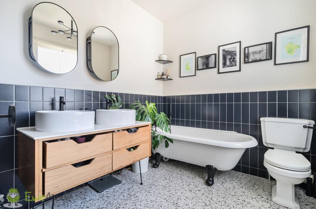 84f26e3e-0151-4f73-8a82-83697ef80352