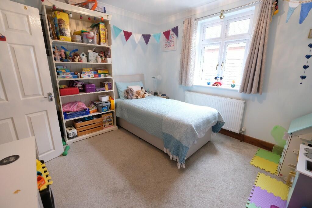 BEDROOM 5