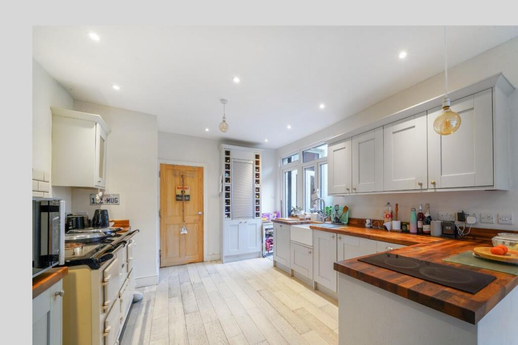 Kitchen Reverse