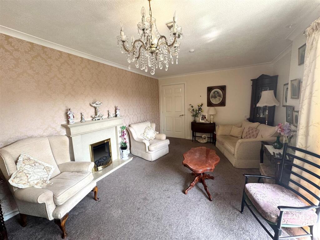 215 BPV living room 2.jpg