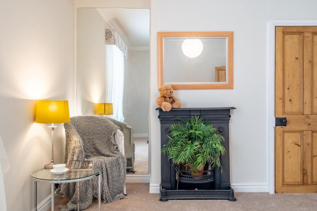 cleveland street-35.jpg