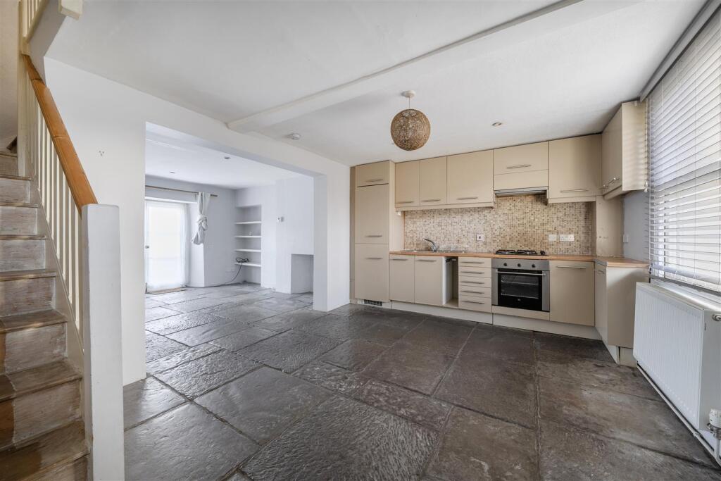 Kitchen / Dining Area