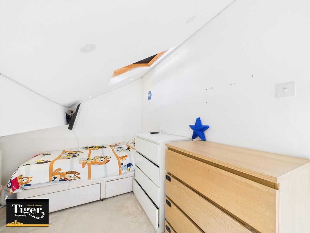 CAM02176G0-PR0544...