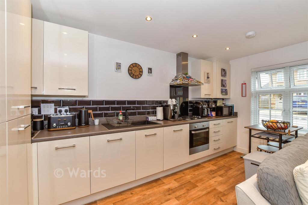 Lounge/ Kitchen