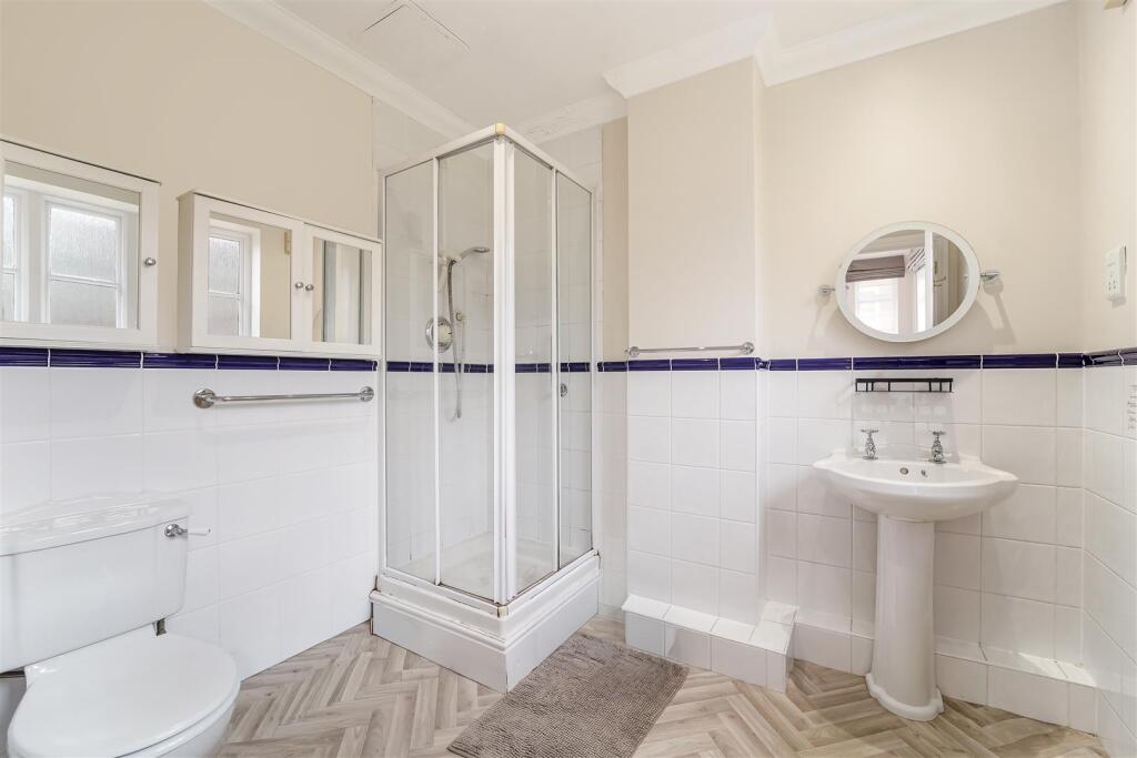 THE FIRS, FLAT (14).jpg