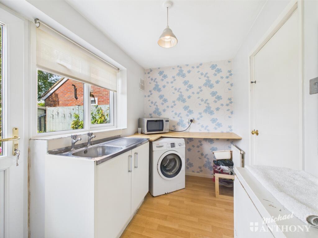 CAM02773G0-PR0304-STILL007