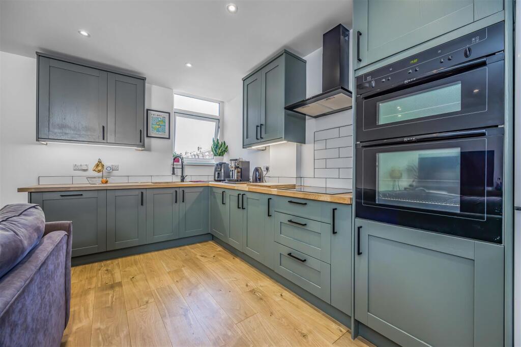Lower Flat, 215 Milton Road, Southsea-Small-Portic