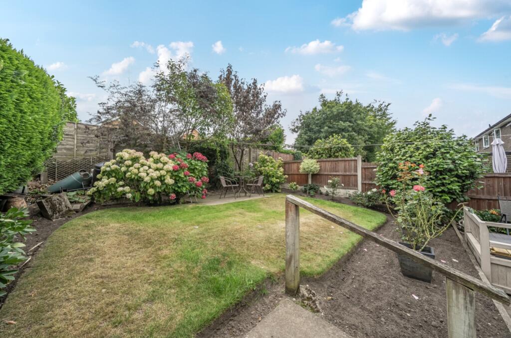 Rear Garden - 104 OLD MEADOW LANE - EweMove Sale