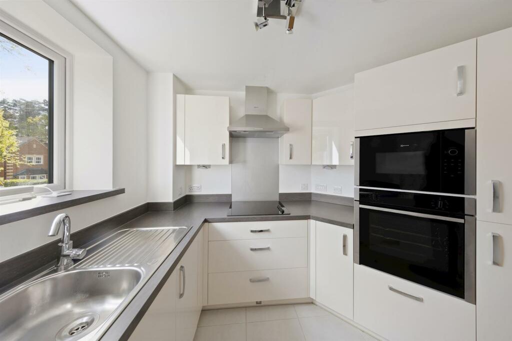 11-8bcfPFMCSR 30 Birch Place-42 (1)-medium.jpg