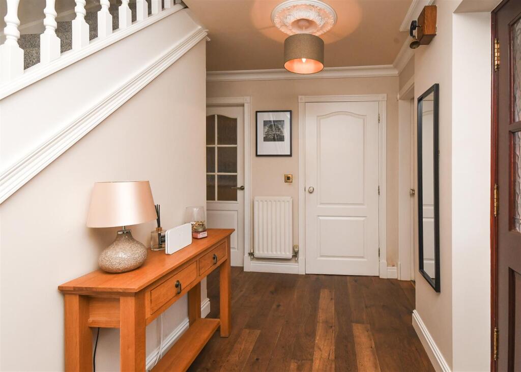 25 Old Farm Drive - Hall.jpg