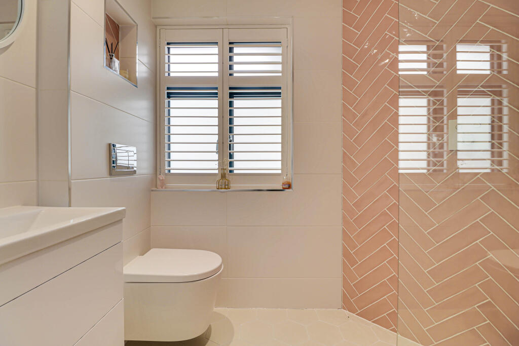 En suite Shower Room