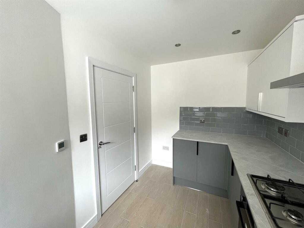 Linwood Drive, Kitchen 2.jpeg