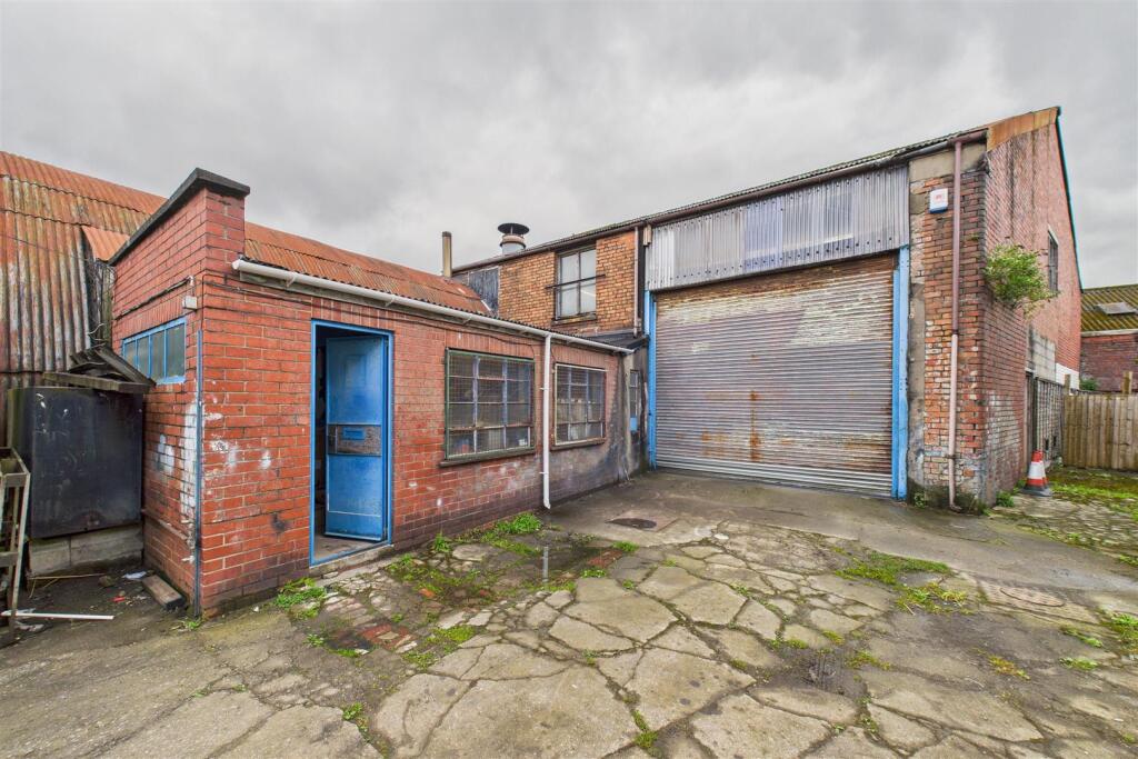 Hallen Motor Company, Collins Street, Avonmouth, B