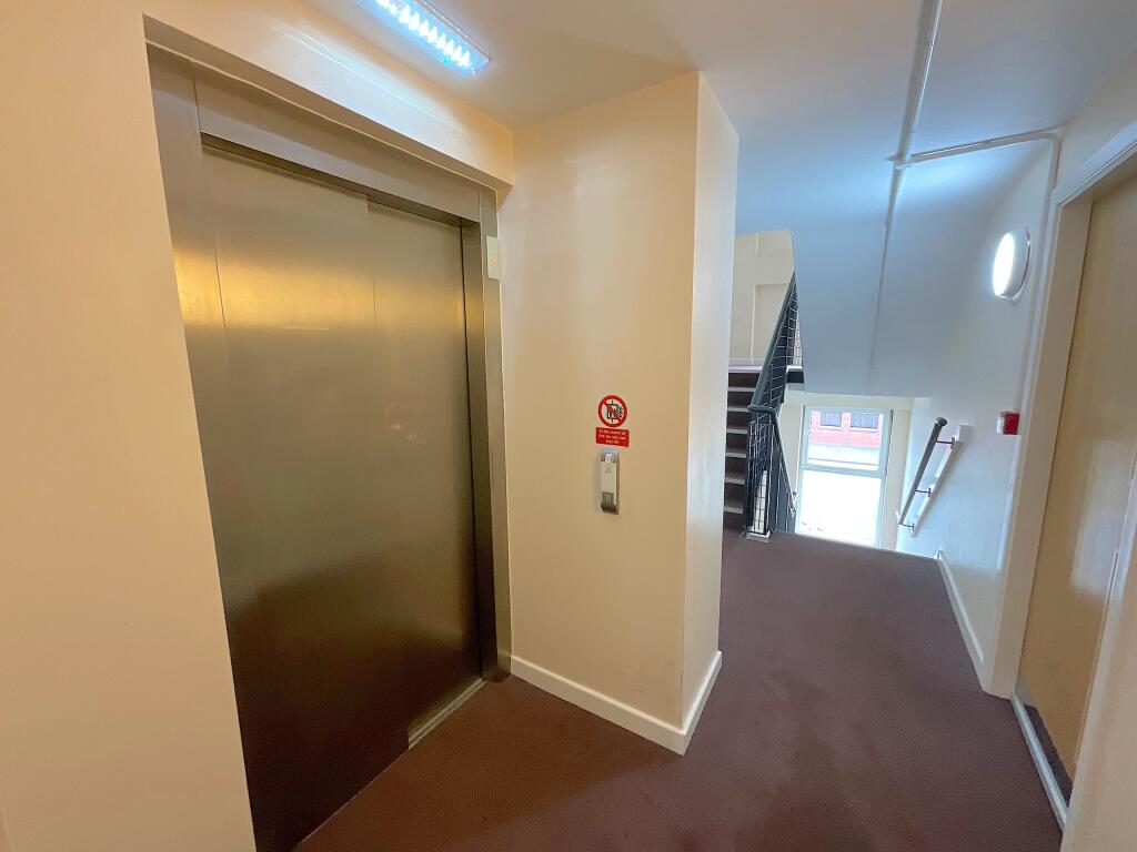 Communal Lift/Stairs
