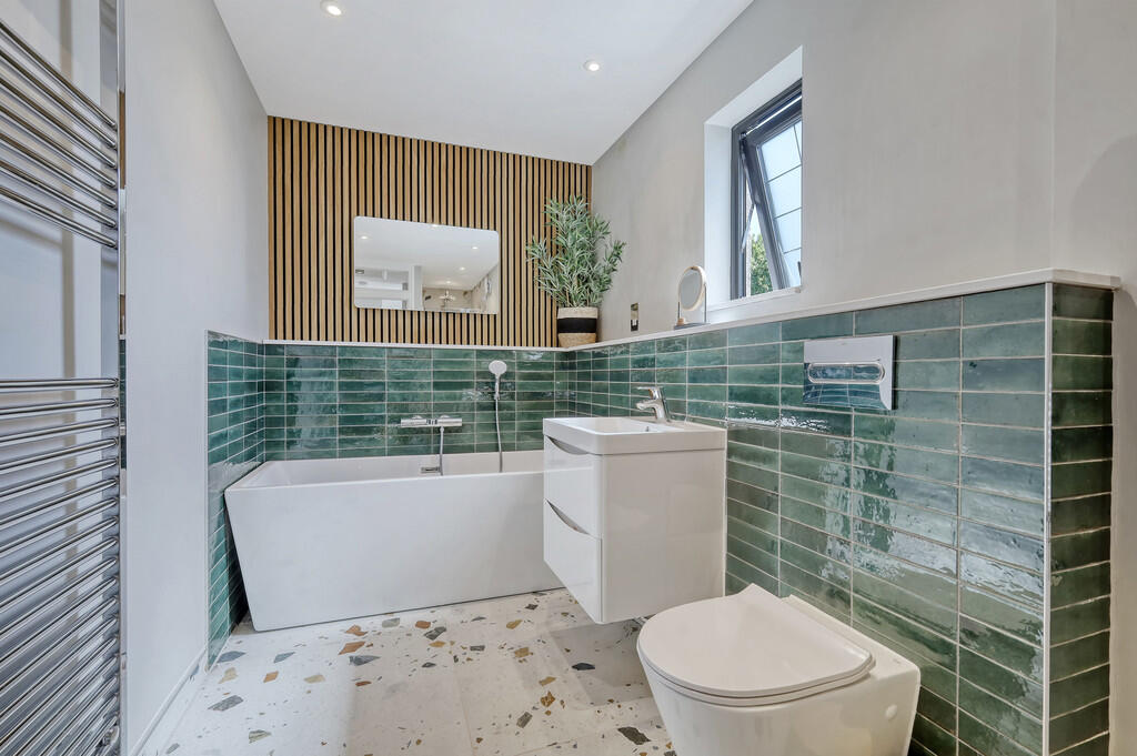 6 Winsford Garden...