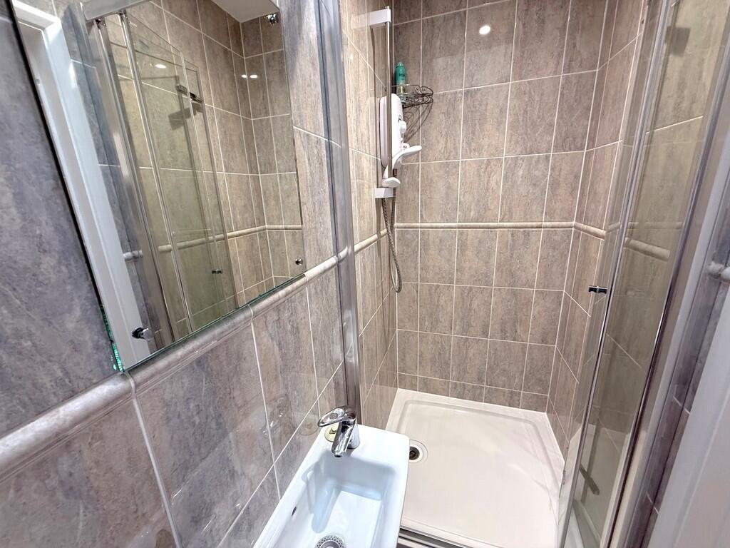 121 Mallon Dene S...