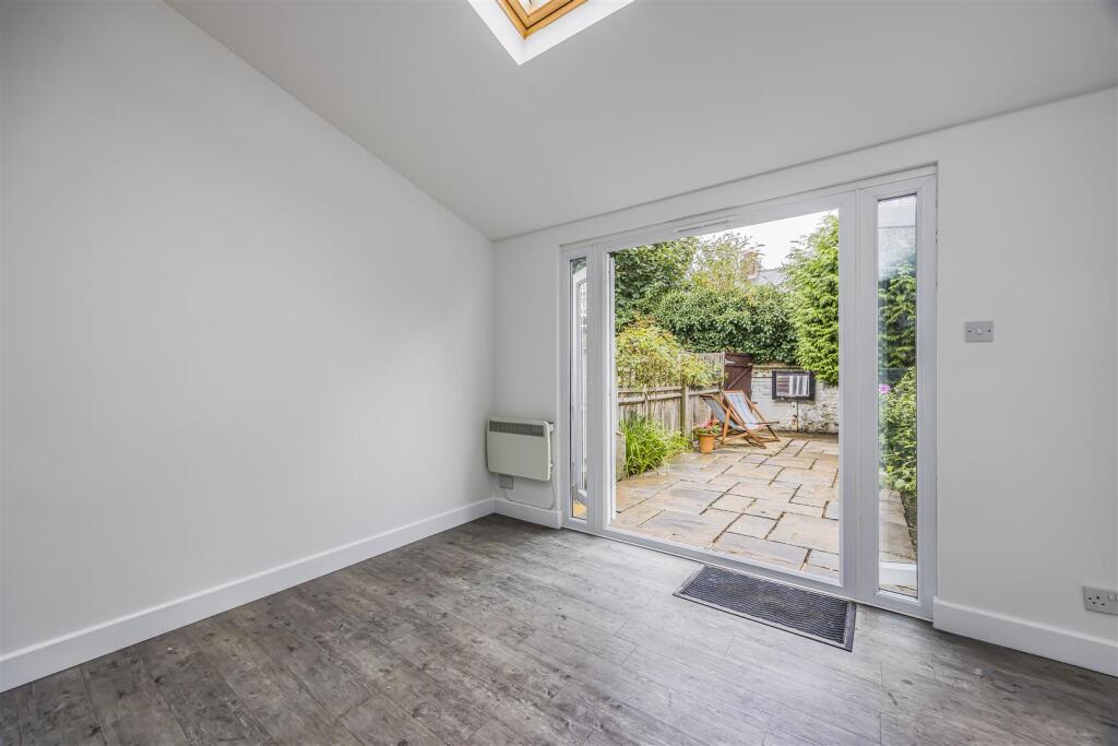 9 Belverdere Place, Petersfield-PorticoMarketing-N