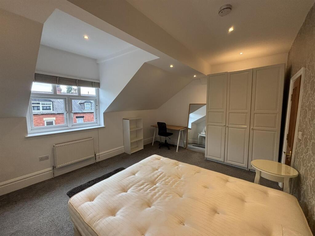 Bedroom 6 - 2nd Front