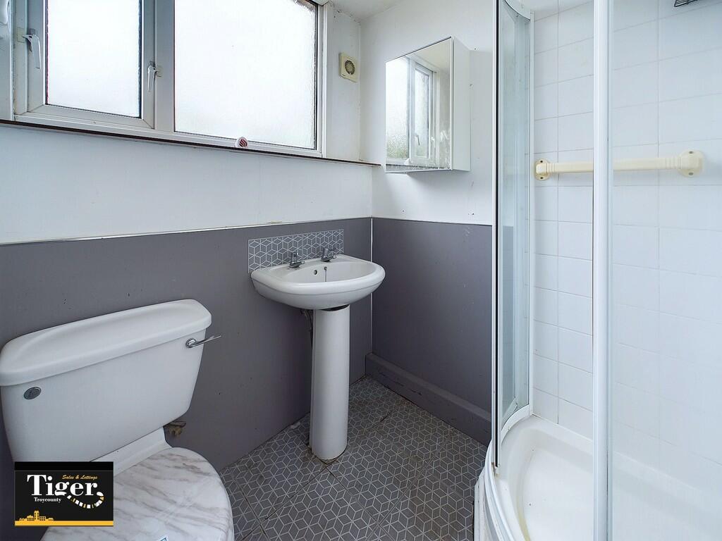 CAM02176G0-PR0436...