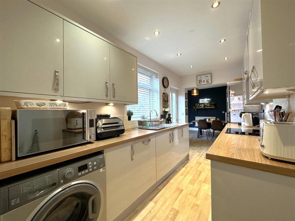 Superb Modern Kitchen 184