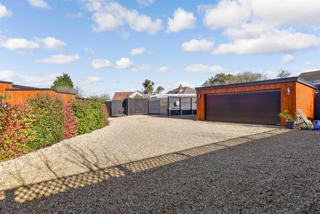 Driveway/Parking