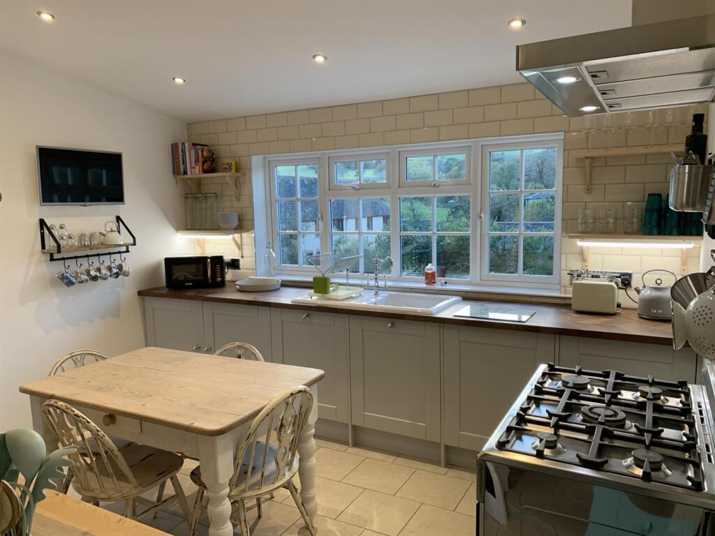 Kitchen3.JPEG