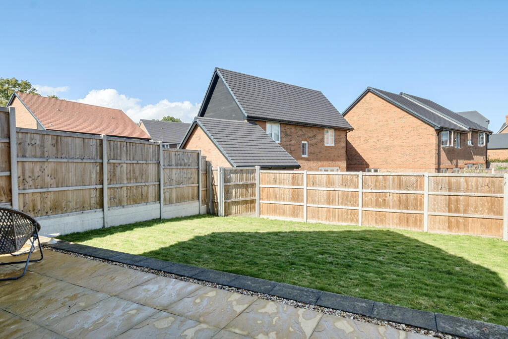 1348860-4-68bed57...