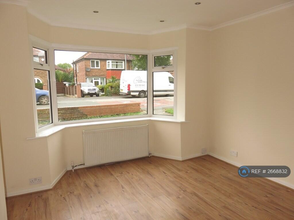 Living Room 1/2