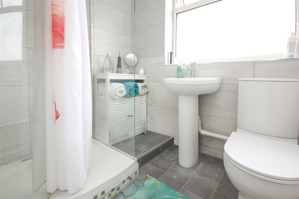 Shower Room.JPG